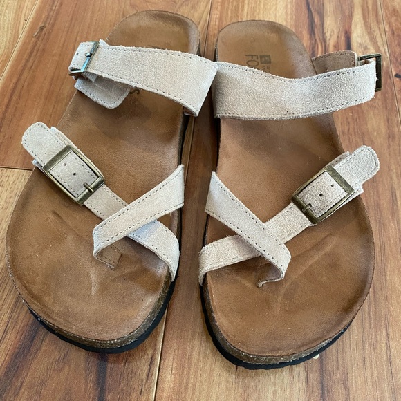 WHITE MOUNTAIN
Women's Gracie Footbed Sandals - Picture 1 of 7